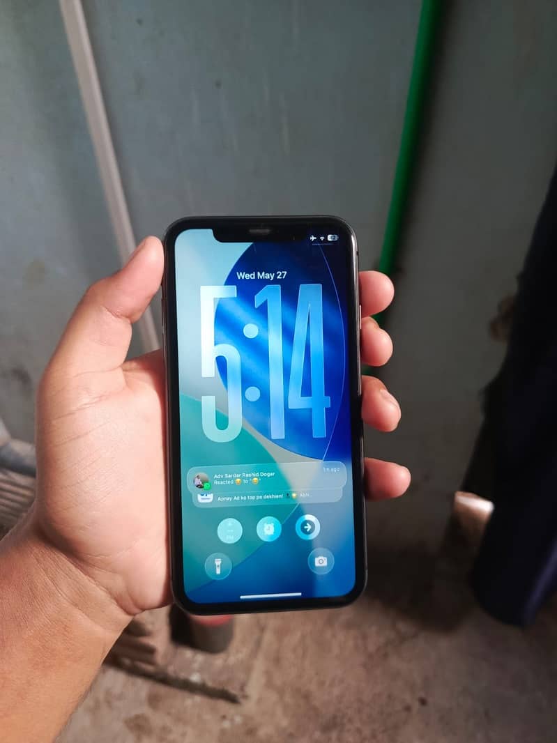 Apple iPhone 11 0