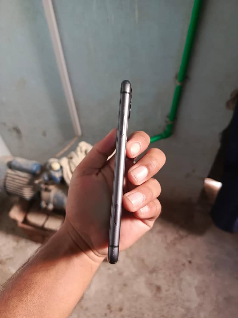 Apple iPhone 11 6