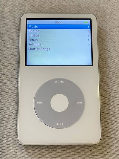 iPod Classic (5.5 Gen) (with Video Playback) - 30 GB