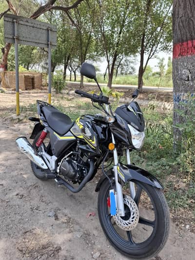 Honda cb 150f black 2025/2026 model