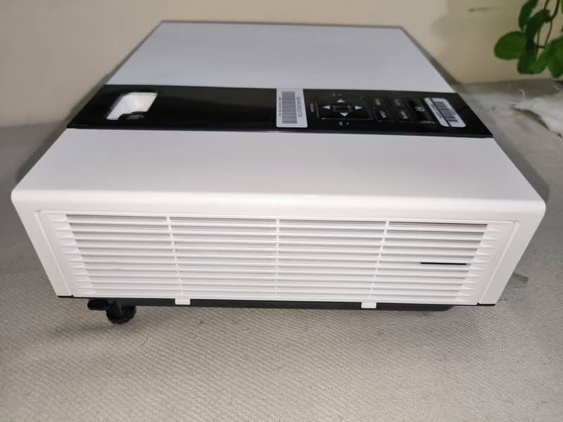 boxlight LCD projector 2