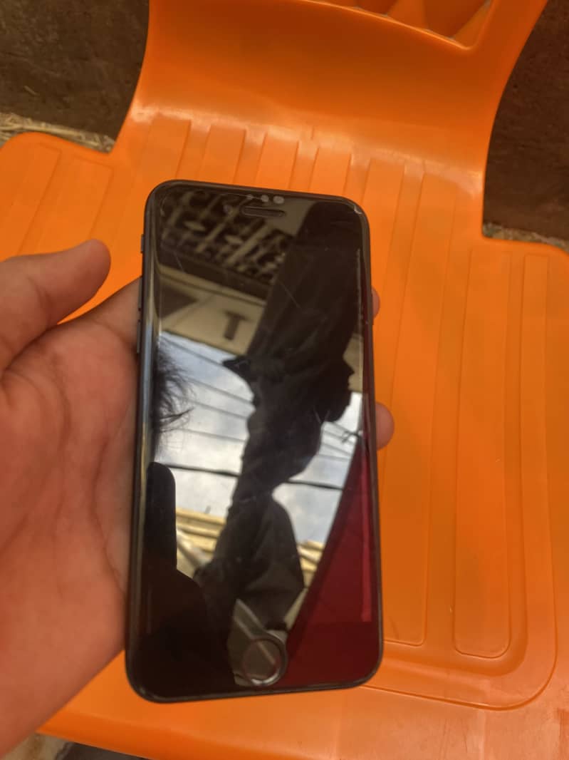 IPHONE SE 2023 3