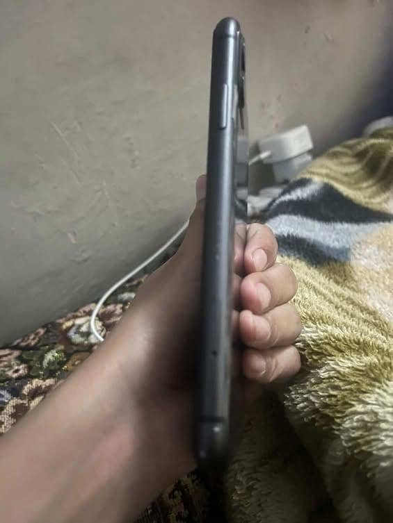 Apple iPhone 11 5