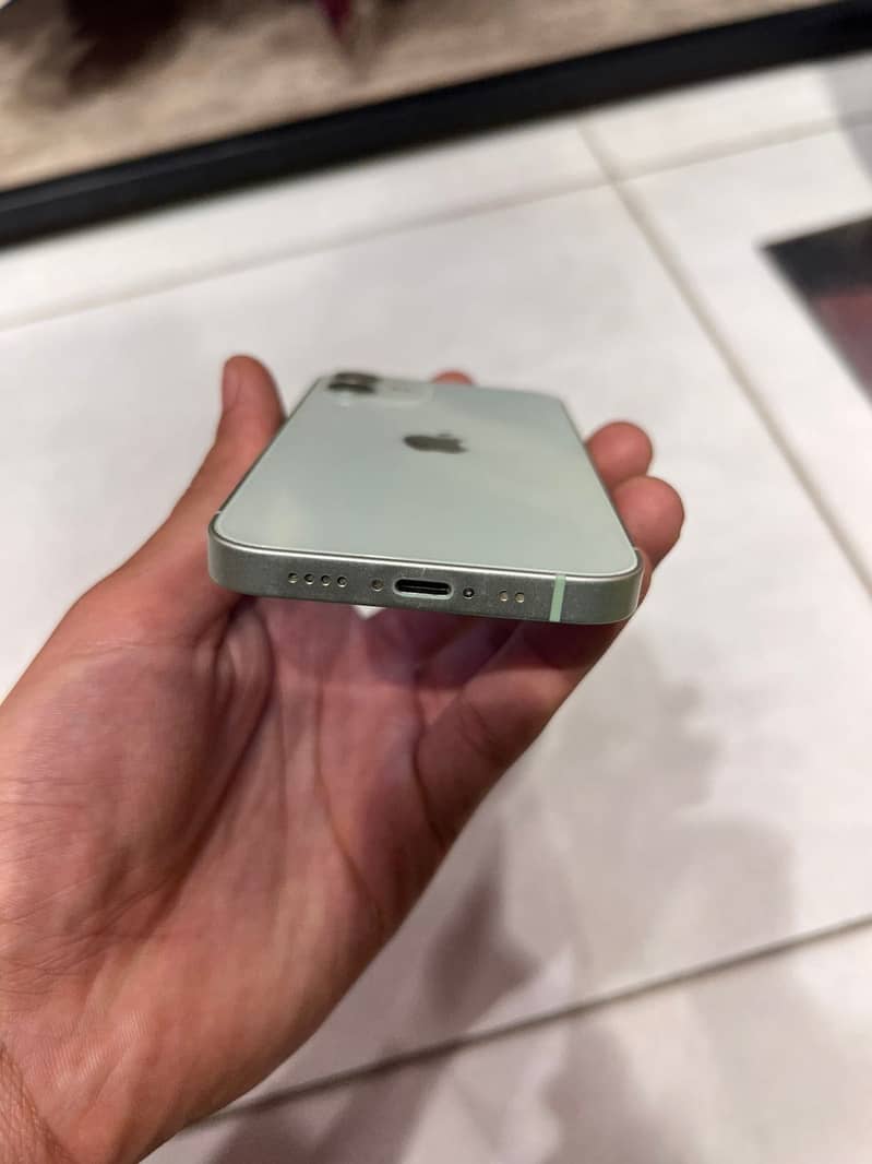 iPhone 12 mini 0