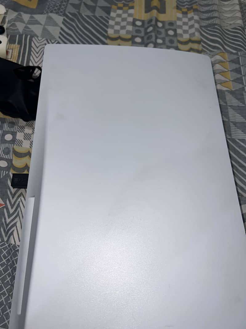 PS5 fat with two controller 7