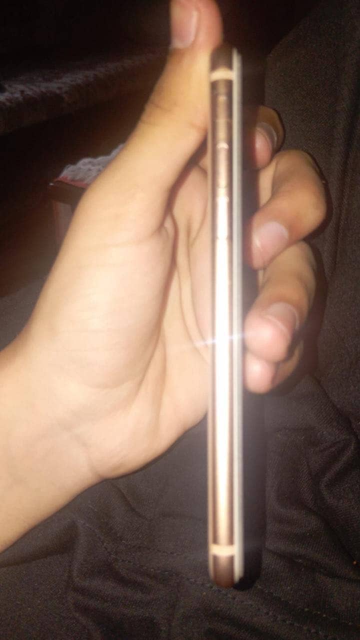 Apple iPhone 8 6