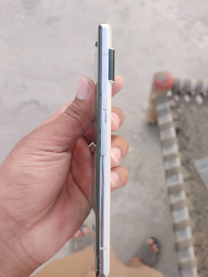 Google Pixel 6 pro 4