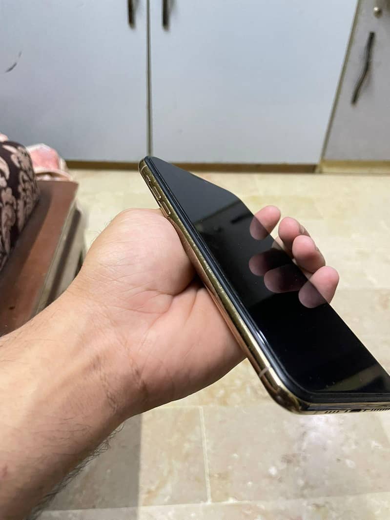 iphone 11 pro max 1