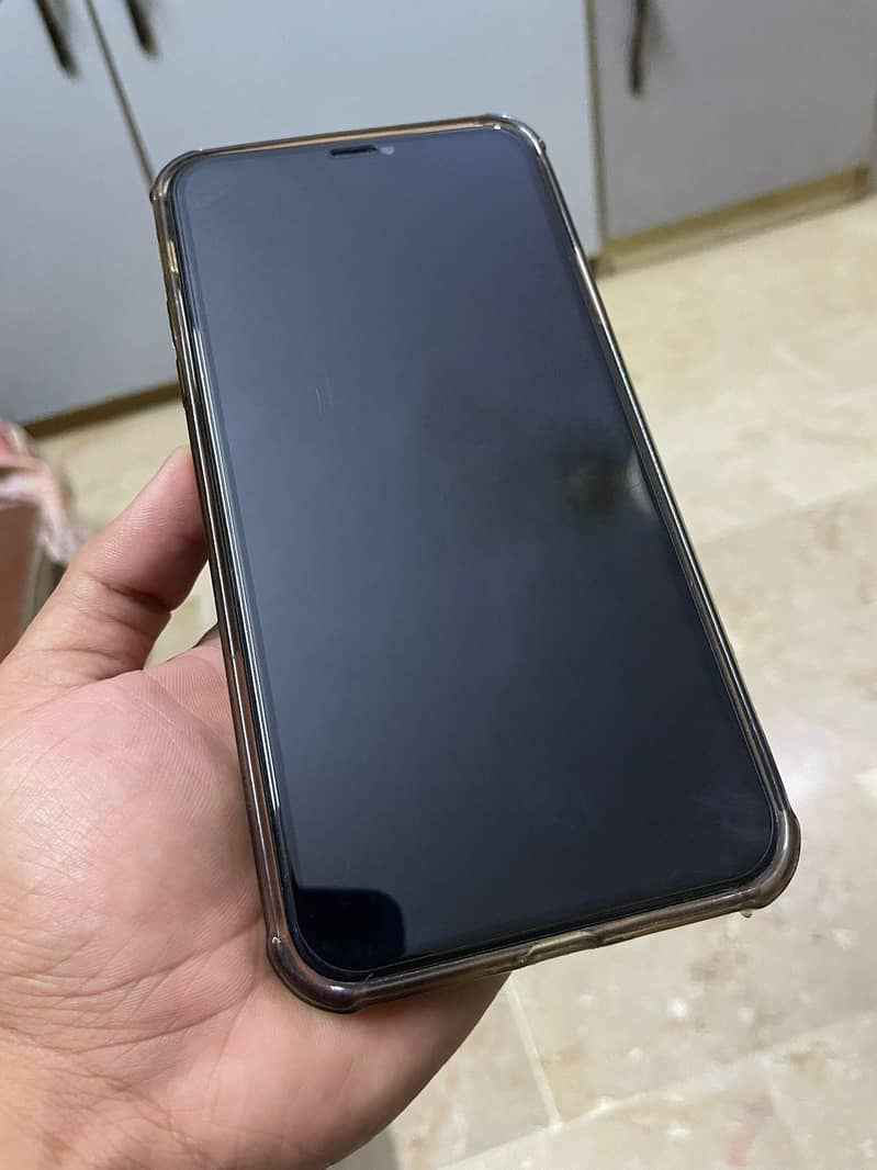 iphone 11 pro max 3