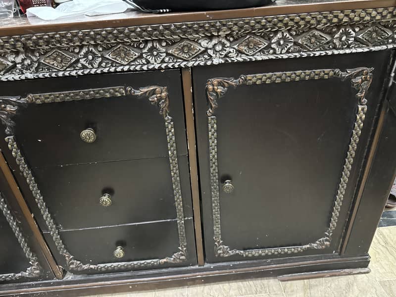 Bed, Dressing Table, Side tables 5