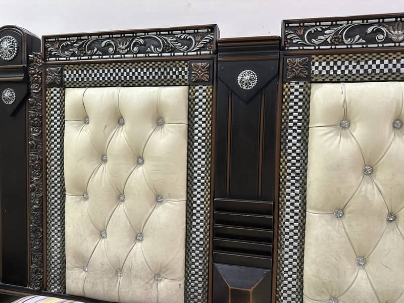 Bed, Dressing Table, Side tables 6