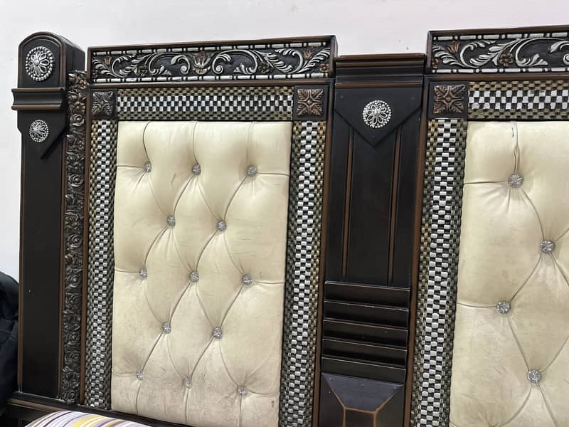 Bed, Dressing Table, Side tables 7