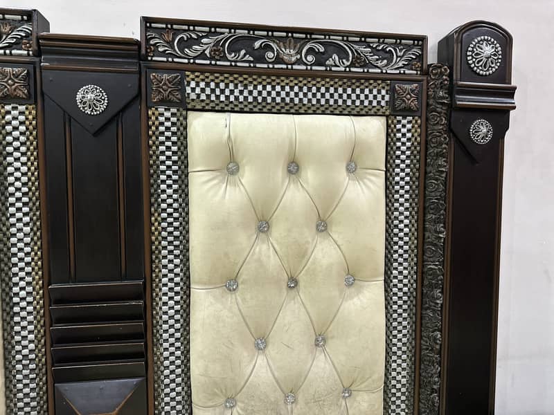 Bed, Dressing Table, Side tables 10