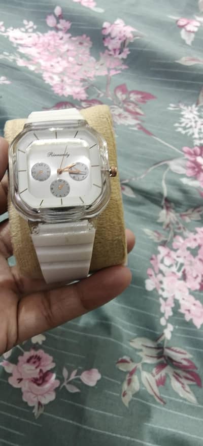 SHEIN Style White Silicone Strap Square Quartz