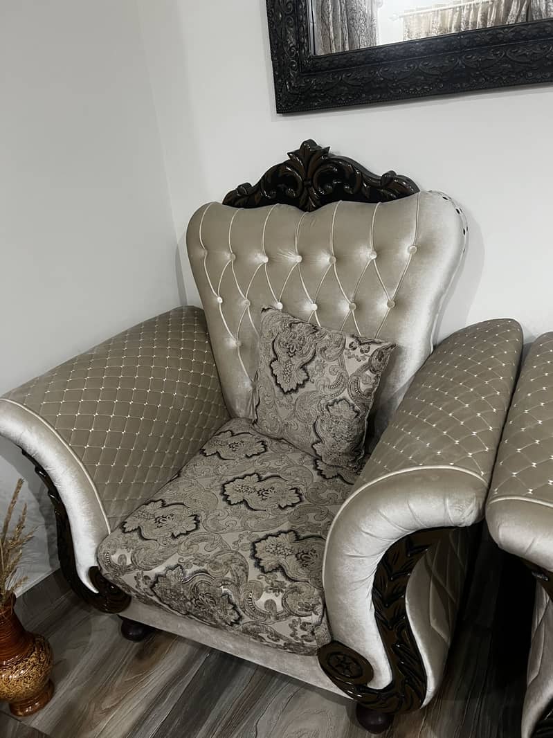 Single seater 2 sofas 1