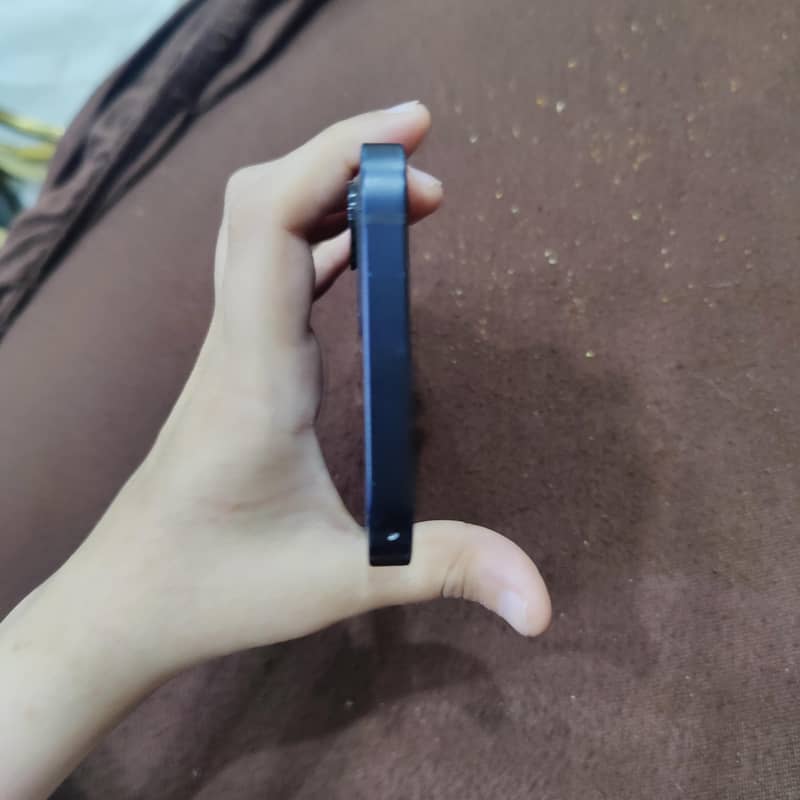 Apple iPhone 12 3