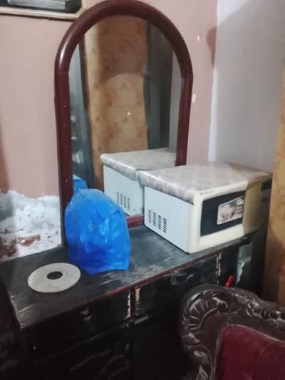 Dressing table