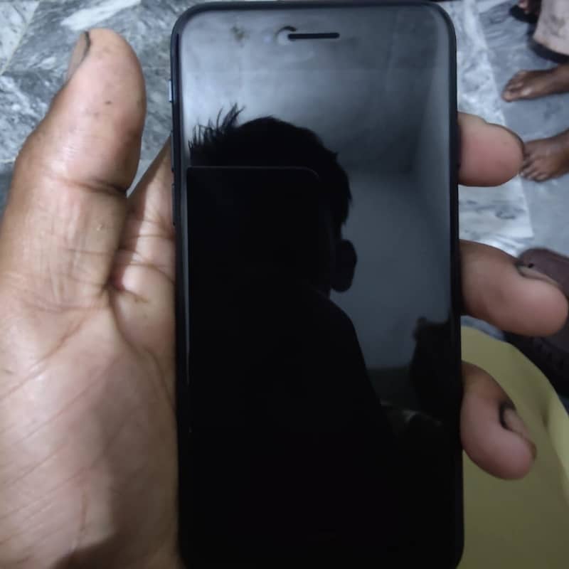 iPhone, SE 3dgeneration 64jv 1