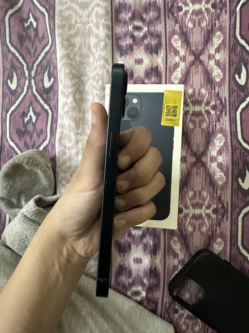 iPhone 13 3