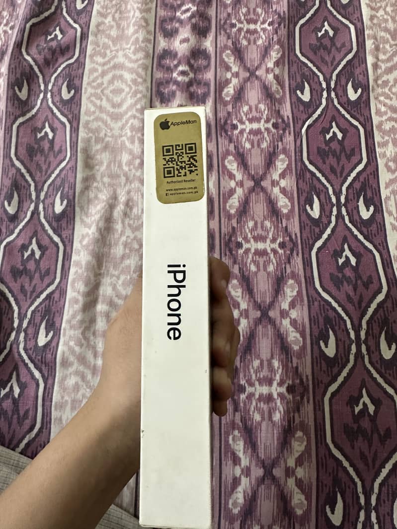 iPhone 13 8
