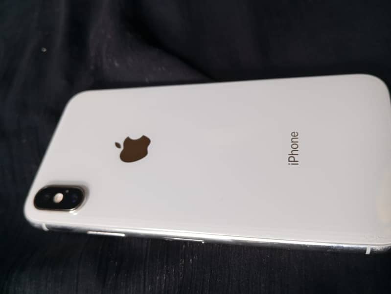 Apple iPhone X 3