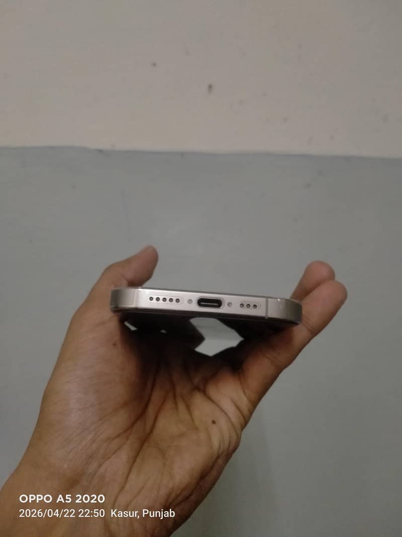 Apple iPhone 15 Pro 1