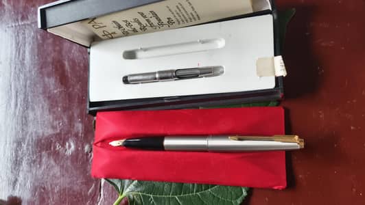 Parker Fountain pen 65 14k Nib Brod Nib Made in England
