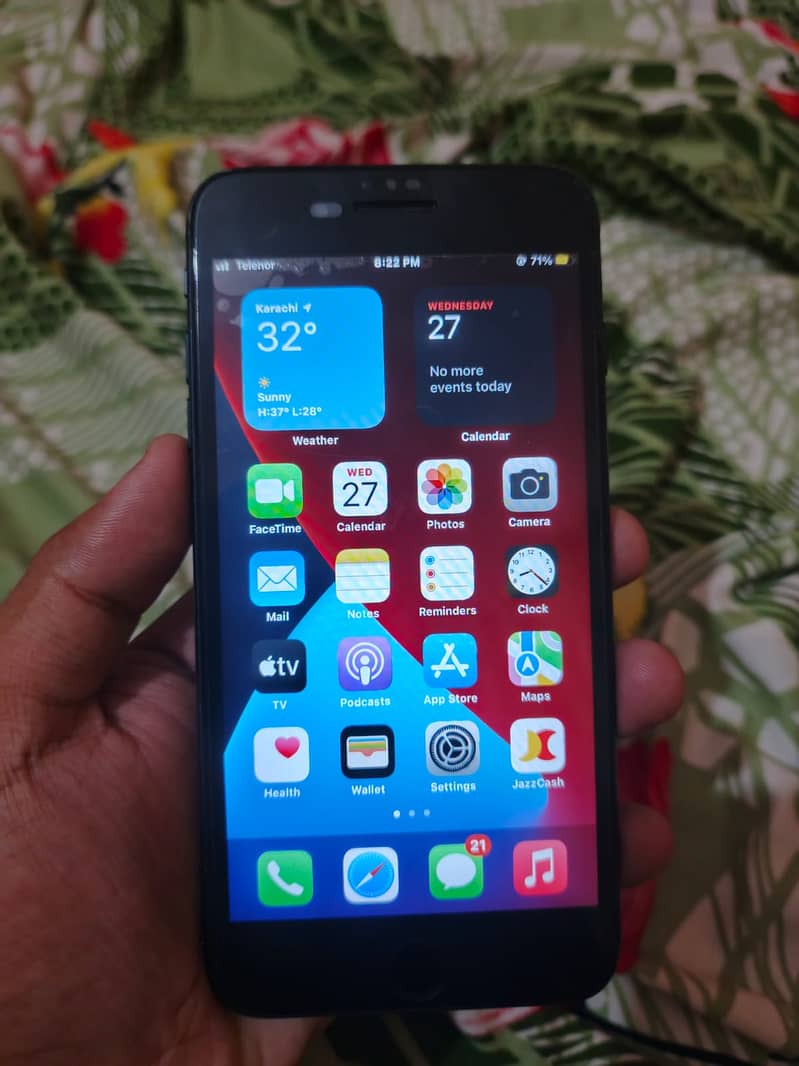 Apple iPhone 7 Plus 1
