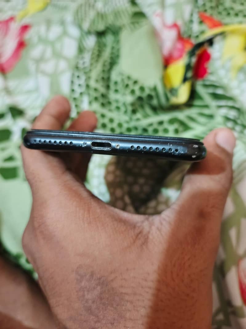 Apple iPhone 7 Plus 5