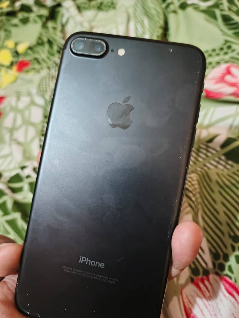 Apple iPhone 7 Plus 6