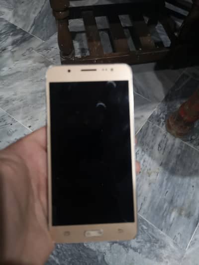 Samsung Mobile J5⁶