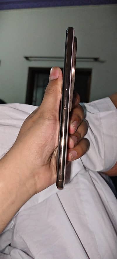 Vivo V60