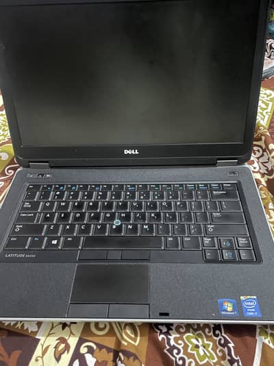 Dell laptop 80gb SSD. 500 hdd 8 gb Ram all ok