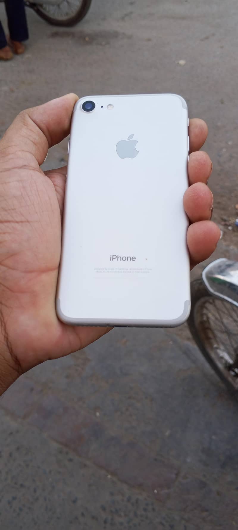 Apple iPhone 7 2