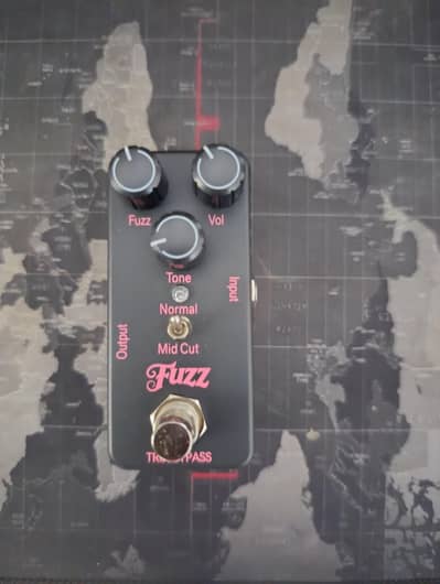 Brand New Fuzz pedal | Fuzz guitar pedal for sale in Lahore