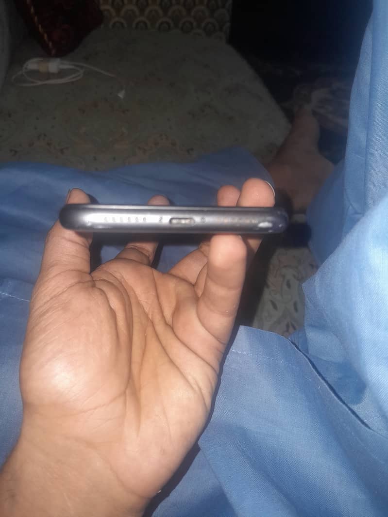Apple iPhone 11 1