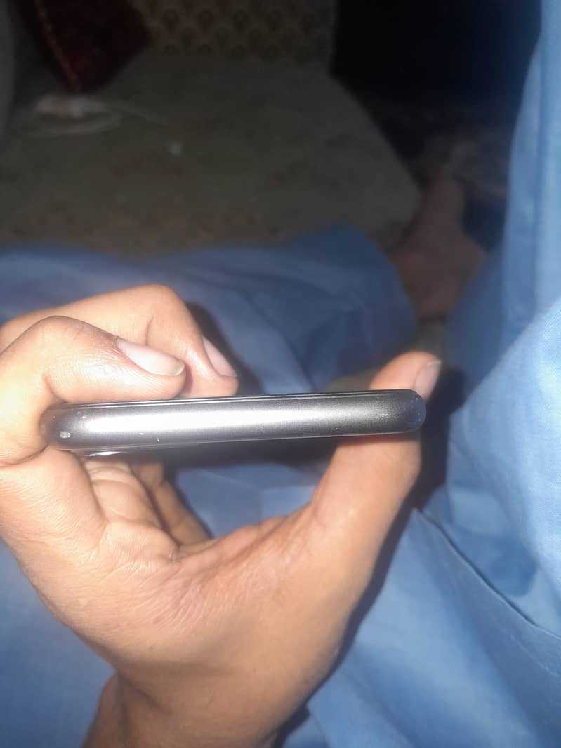 Apple iPhone 11 6