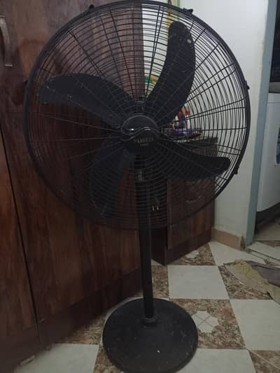 Pakeeza Pedestal Fan
