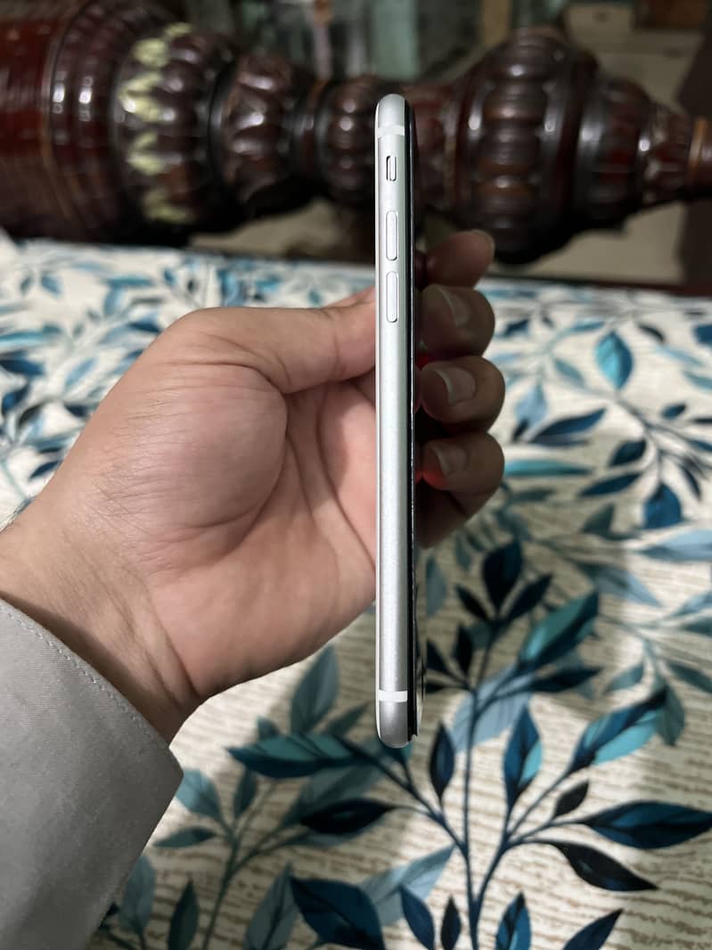 iPhone SEnd 2