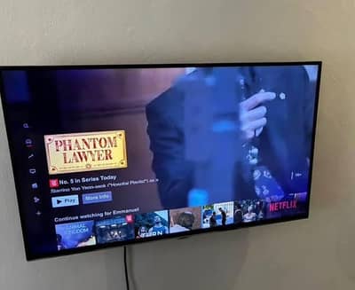32 inch LED TV totally used  bhot hi. km minor used ha
