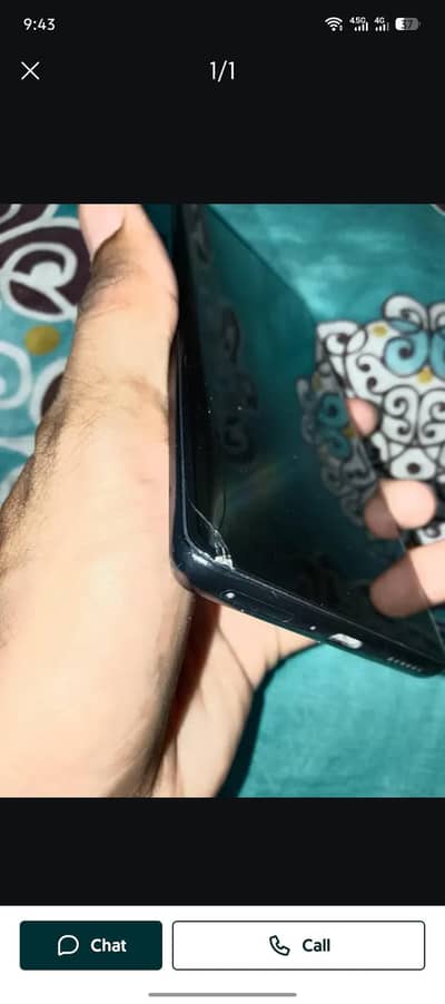 Tecno CANON 30s halka sa glash break hai apke samne pic hai