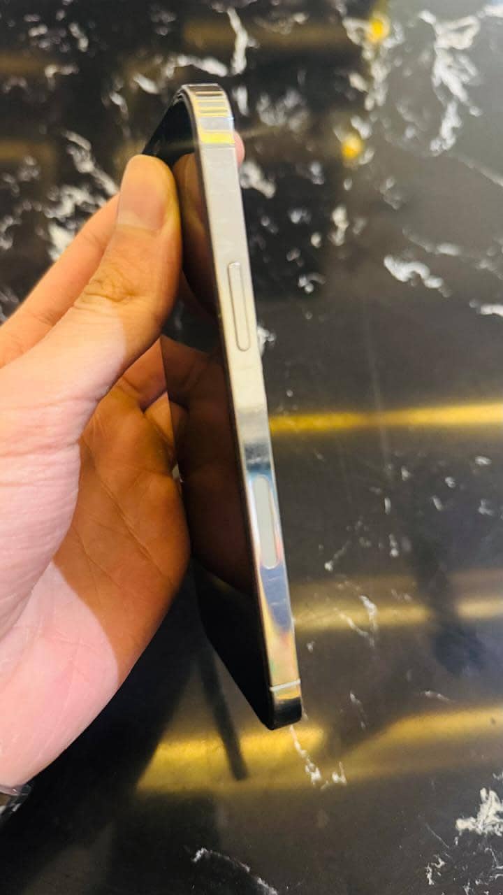 Apple iPhone 12 Pro 1