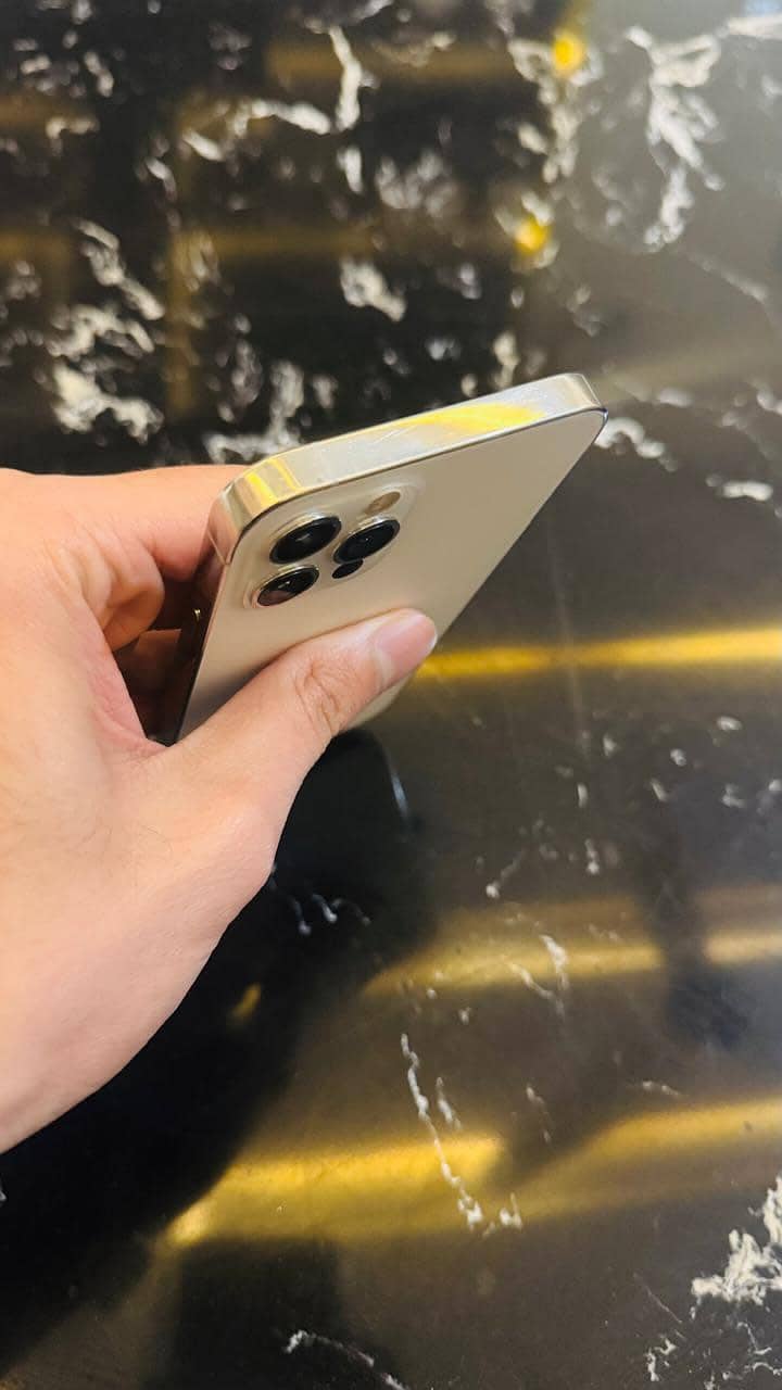 Apple iPhone 12 Pro 2