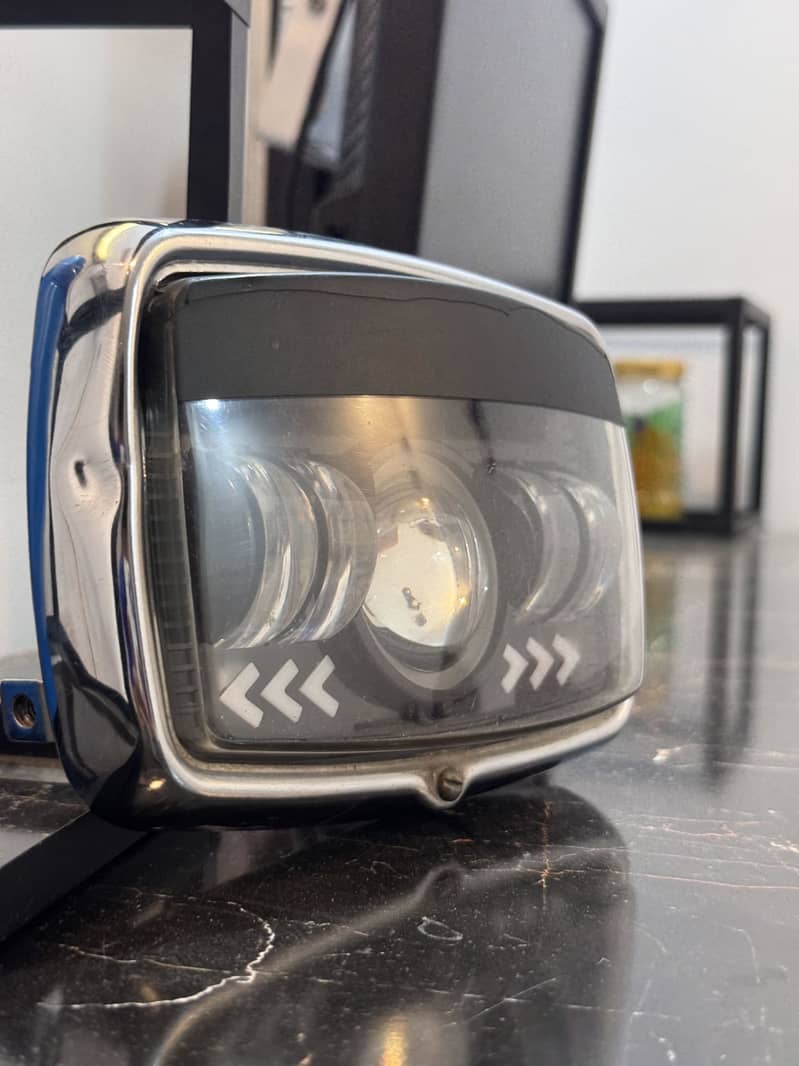 125 headlight 2