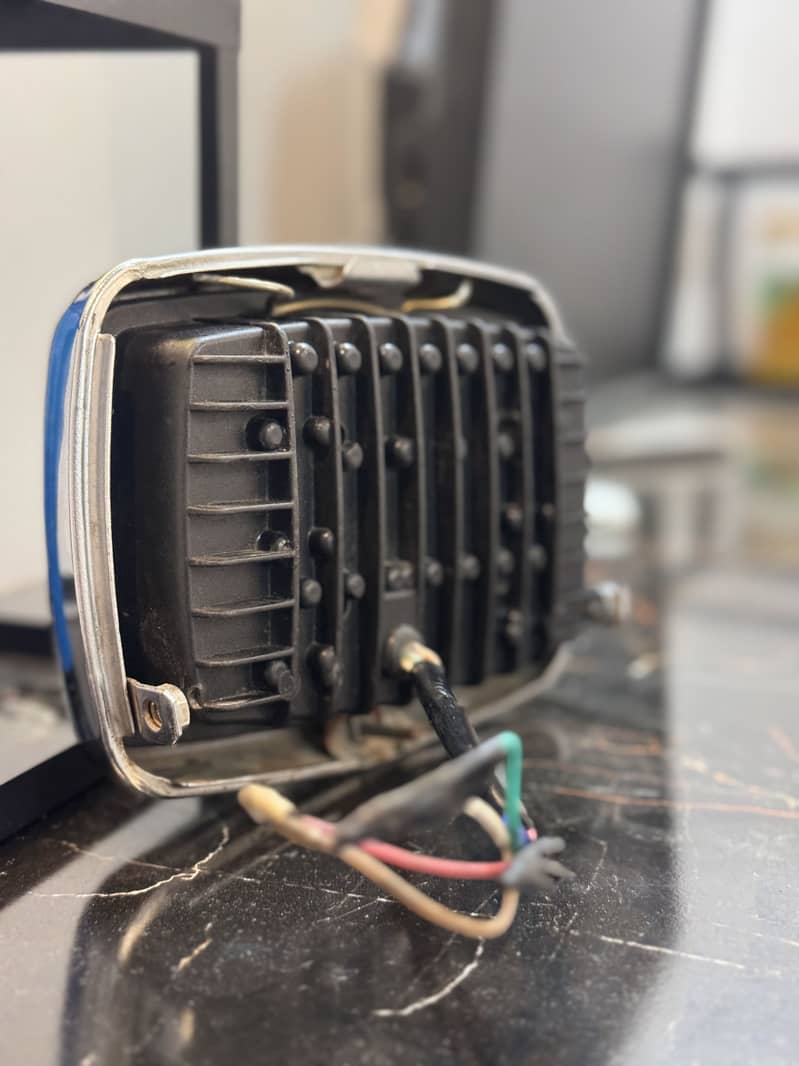 125 headlight 3