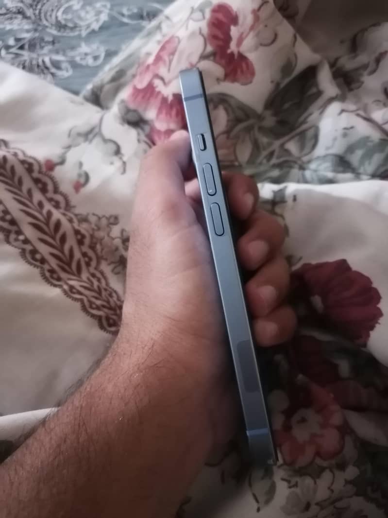 Apple iPhone 14 1