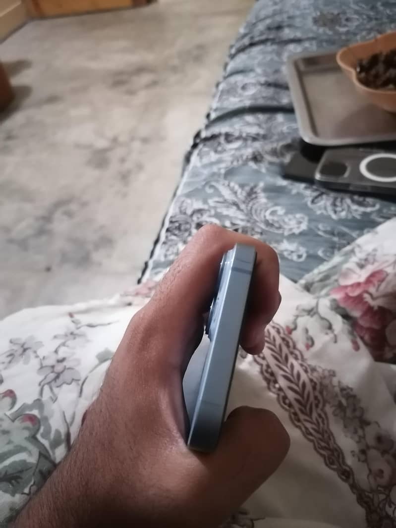 Apple iPhone 14 2