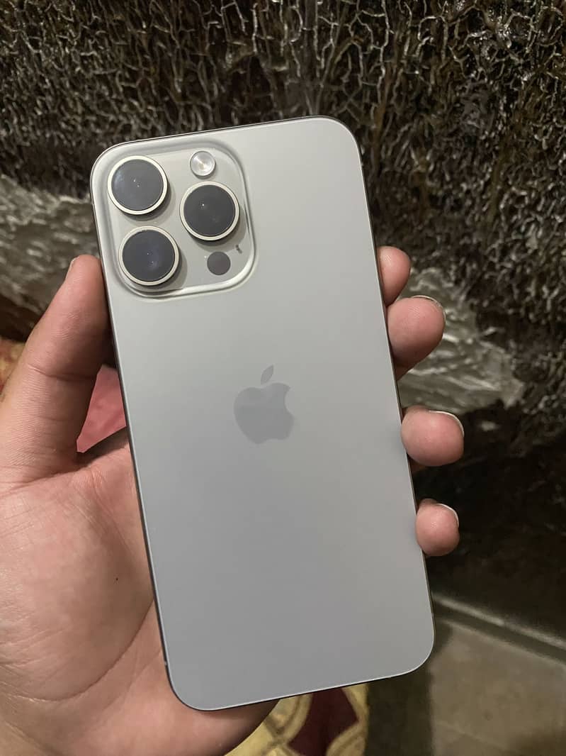Iphone 15 pro max 0