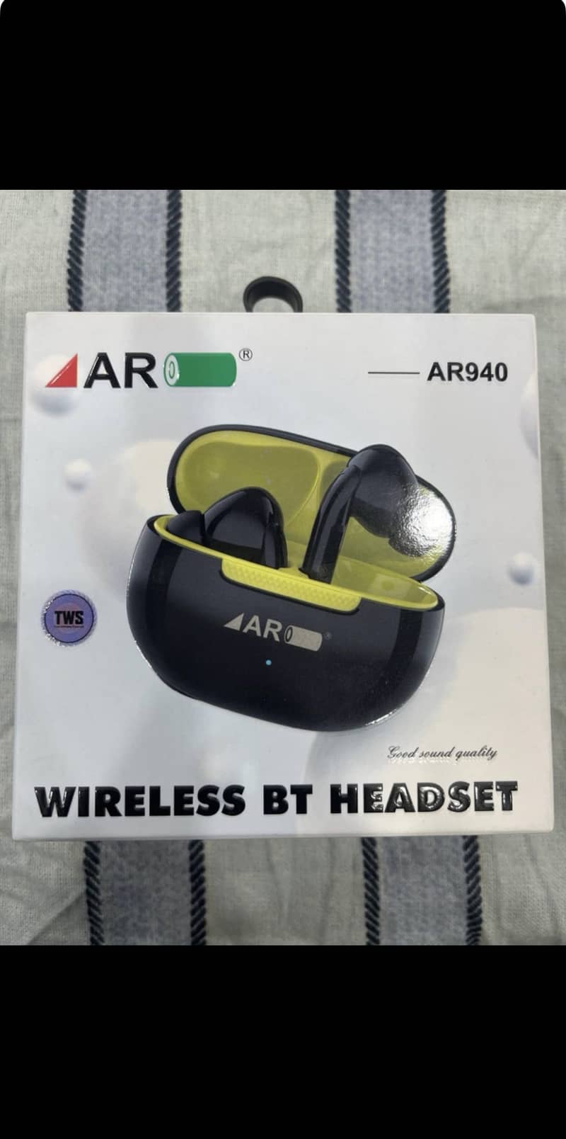 Earbuds 0