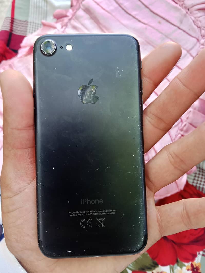 Apple iPhone 7 3